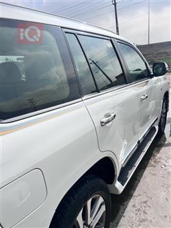 تۆیۆتا لاند کروزەر